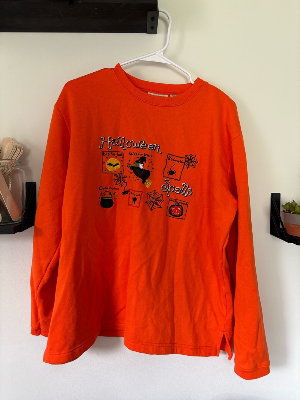 Basic Editions Orange Halloween Embroidered Sweatshirt XL